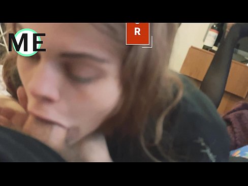 ❤️ Πούτσος στο λαιμό της, σκισμένο καλσόν και σκισμένα τακούνια ❤❌ Σπιτικό πορνό ❤